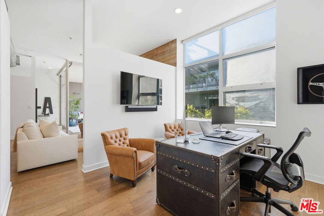 4080 Glencoe Ave Unit: 317