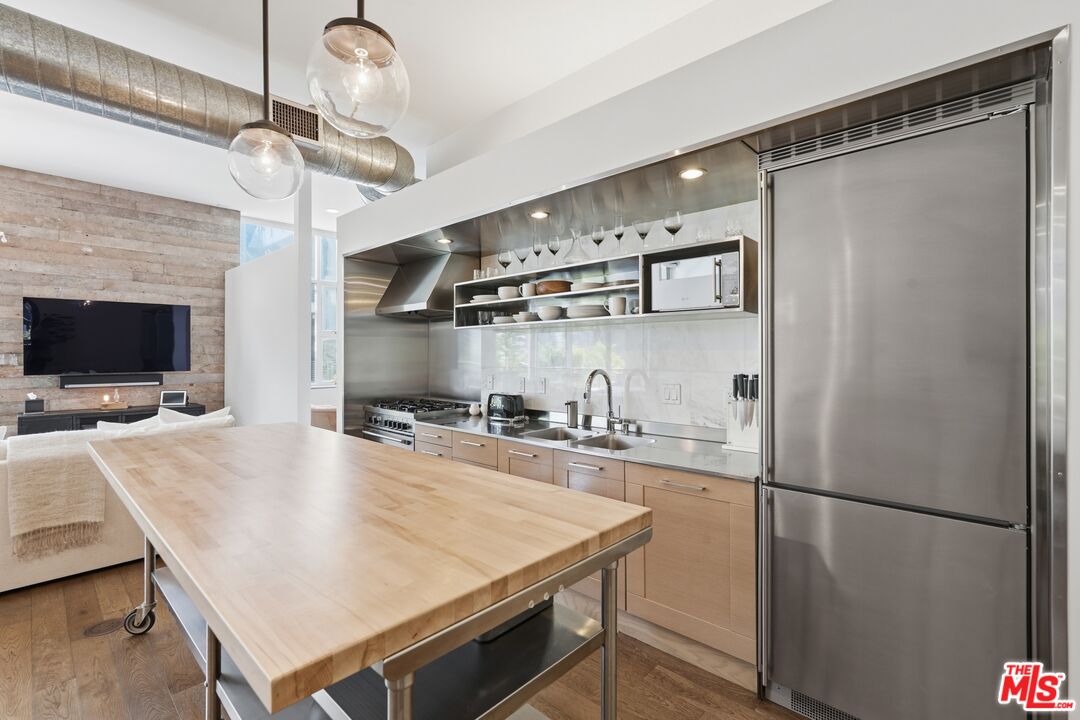 4080 Glencoe Ave Unit: 317
