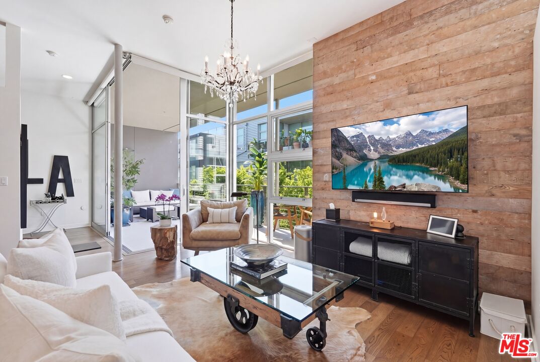 4080 Glencoe Ave Unit: 317