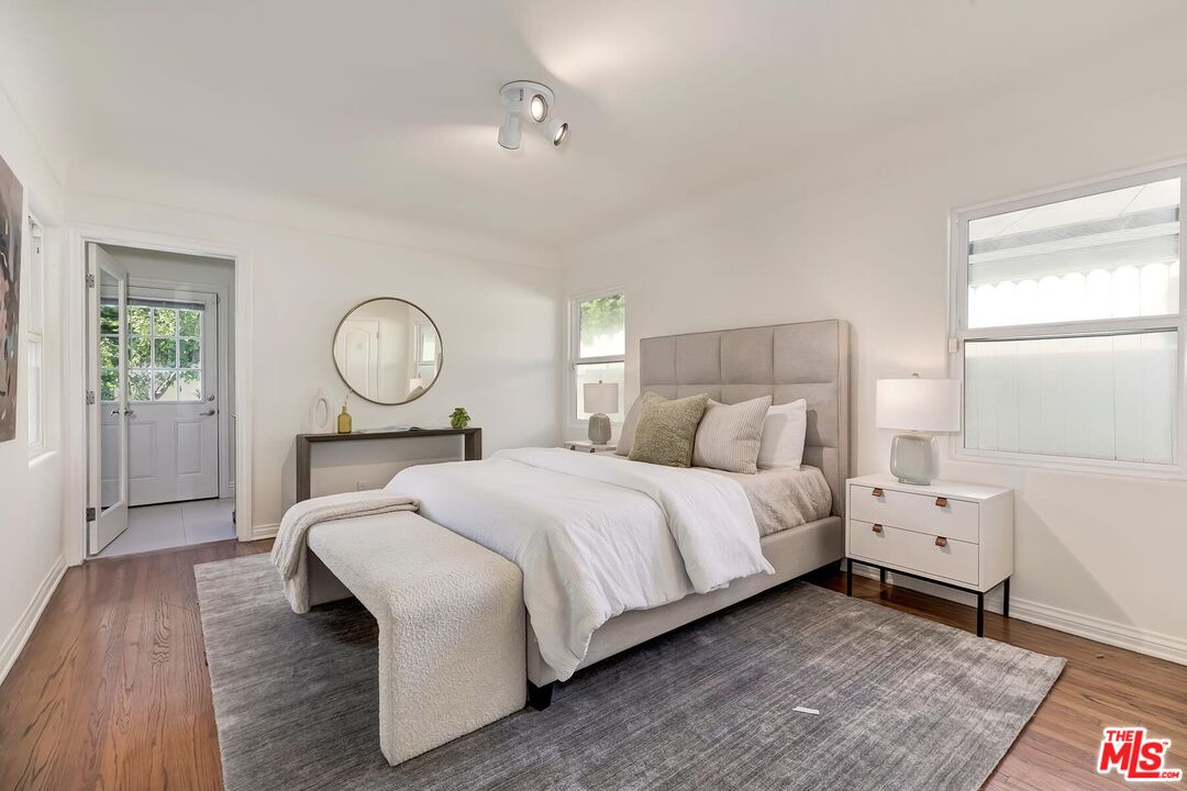 14707 W Sunset Blvd
