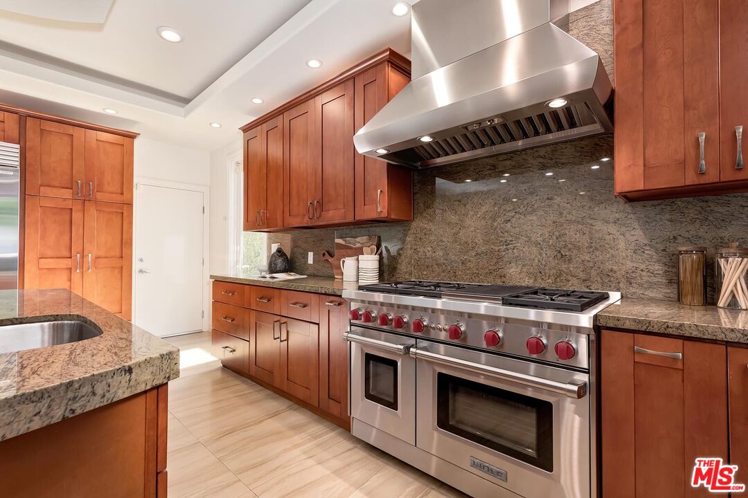 14707 W Sunset Blvd