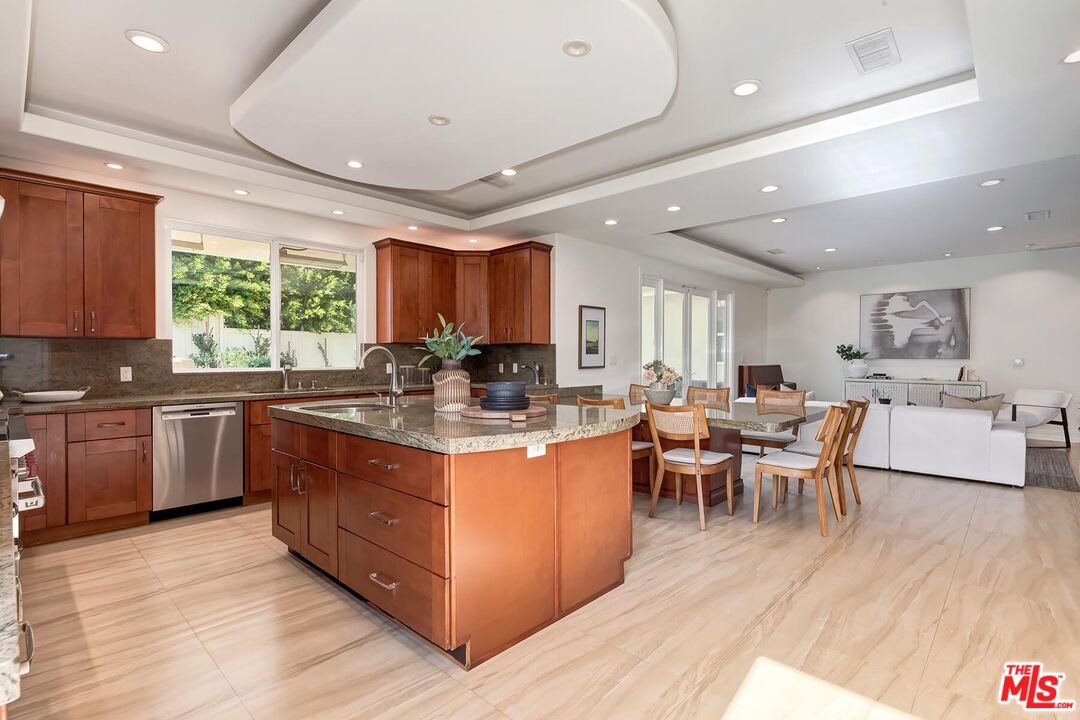 14707 W Sunset Blvd