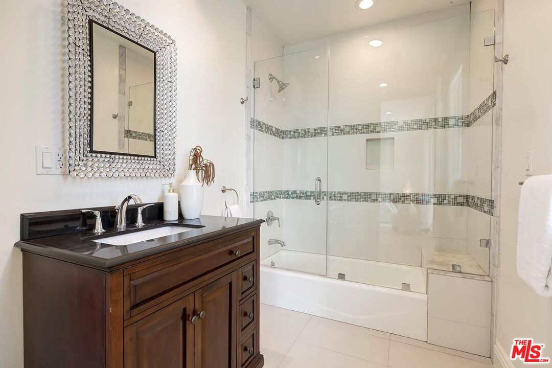 14707 W Sunset Blvd