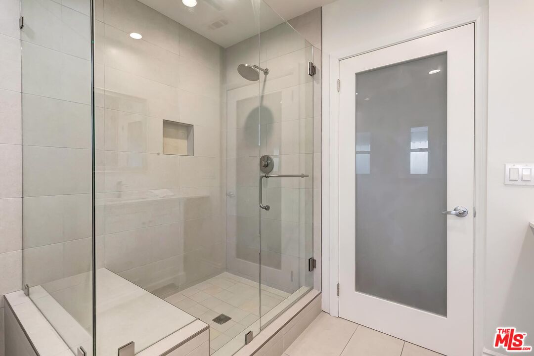 14707 W Sunset Blvd