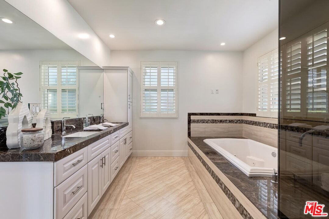 14707 W Sunset Blvd
