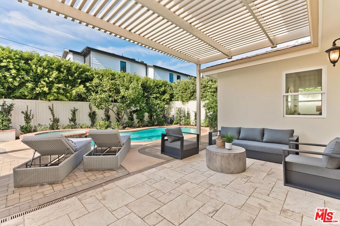 14707 W Sunset Blvd