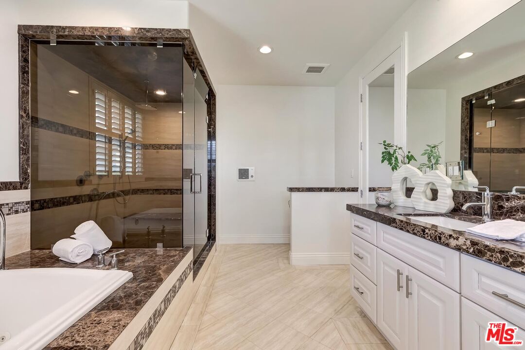 14707 W Sunset Blvd