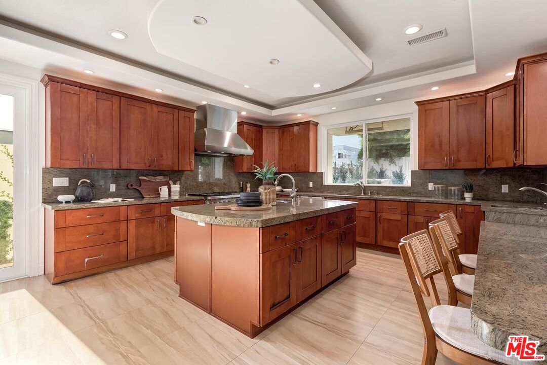 14707 W Sunset Blvd
