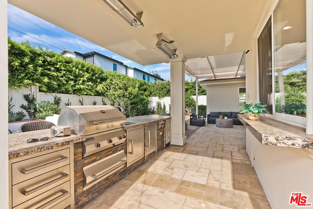 14707 W Sunset Blvd