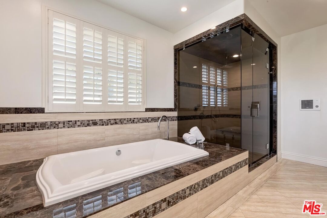 14707 W Sunset Blvd