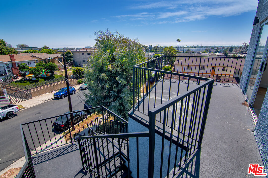 231 E Hyde Park Blvd