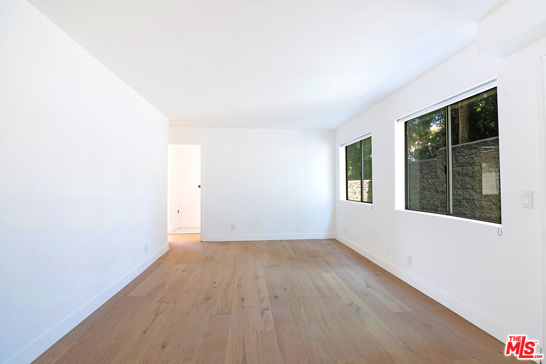 231 E Hyde Park Blvd