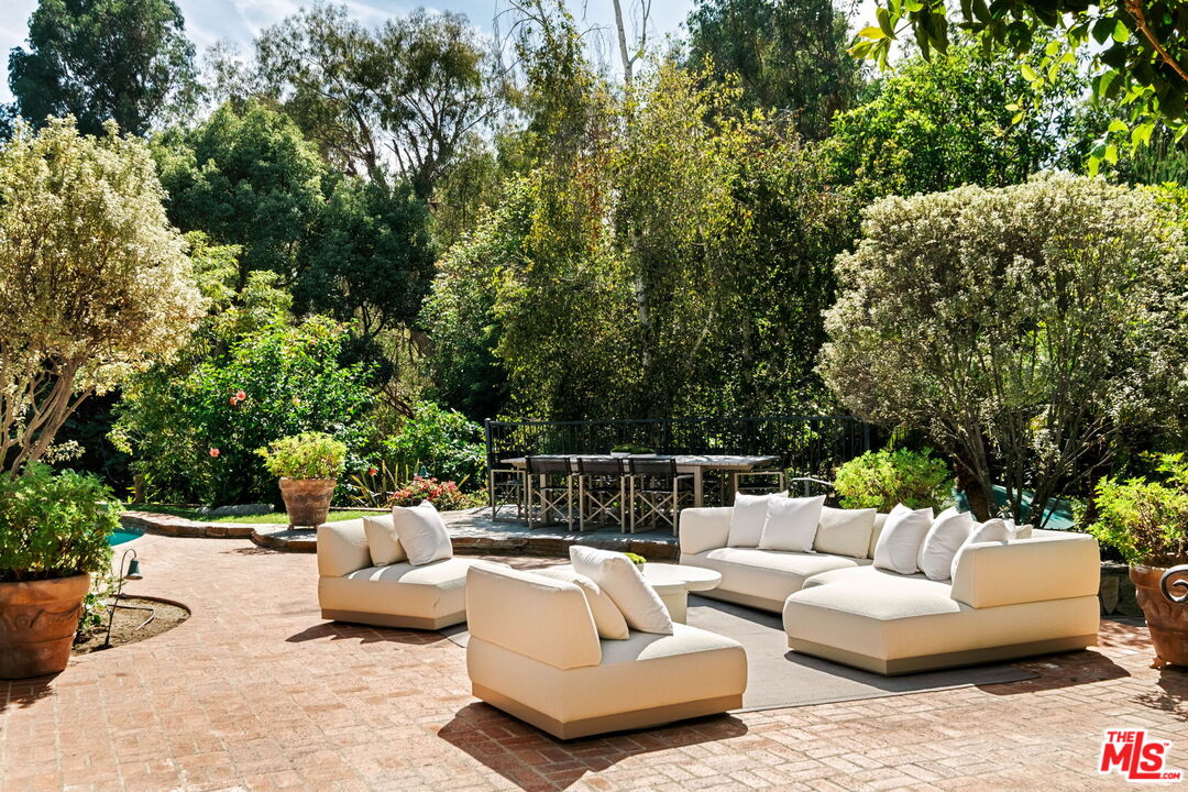 251 N Layton Dr