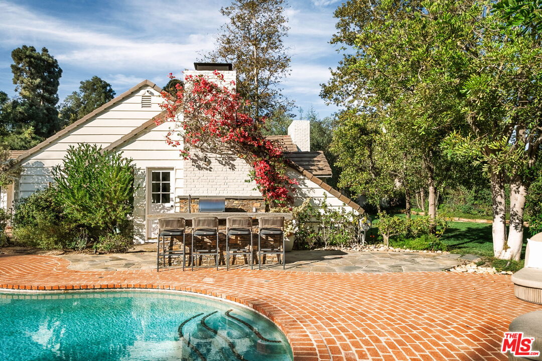 251 N Layton Dr