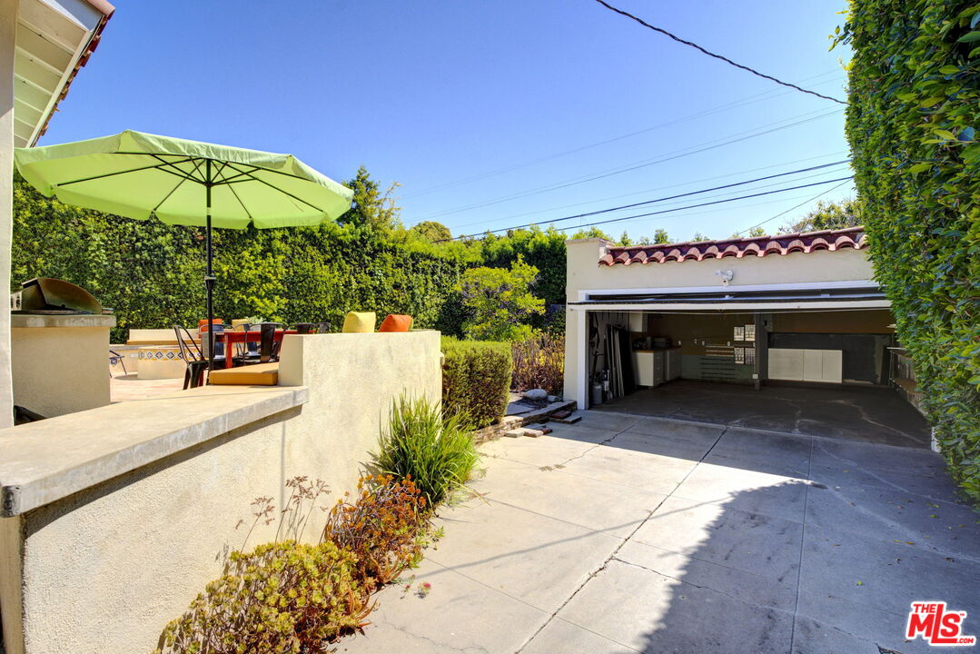 1734 S Sherbourne Dr