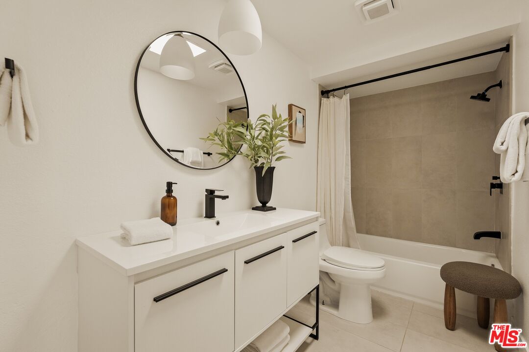 4600 Glencoe Ave Unit: 2