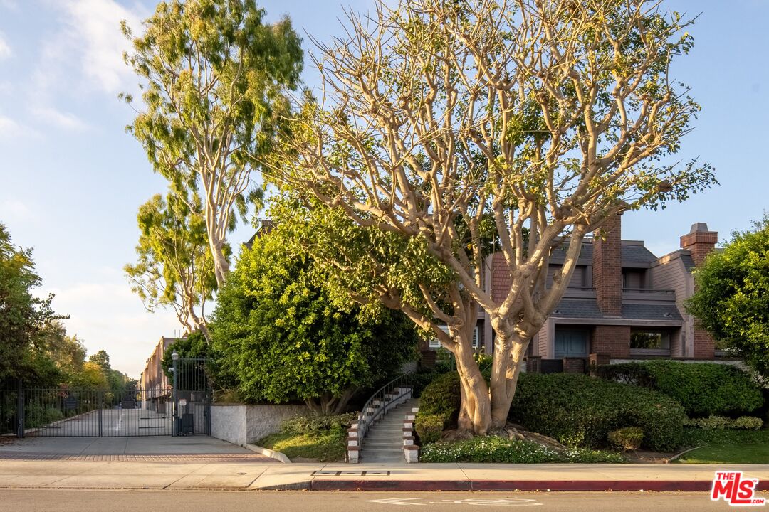 4600 Glencoe Ave Unit: 2
