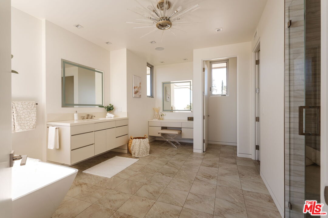 3642 Beverly Ridge Dr