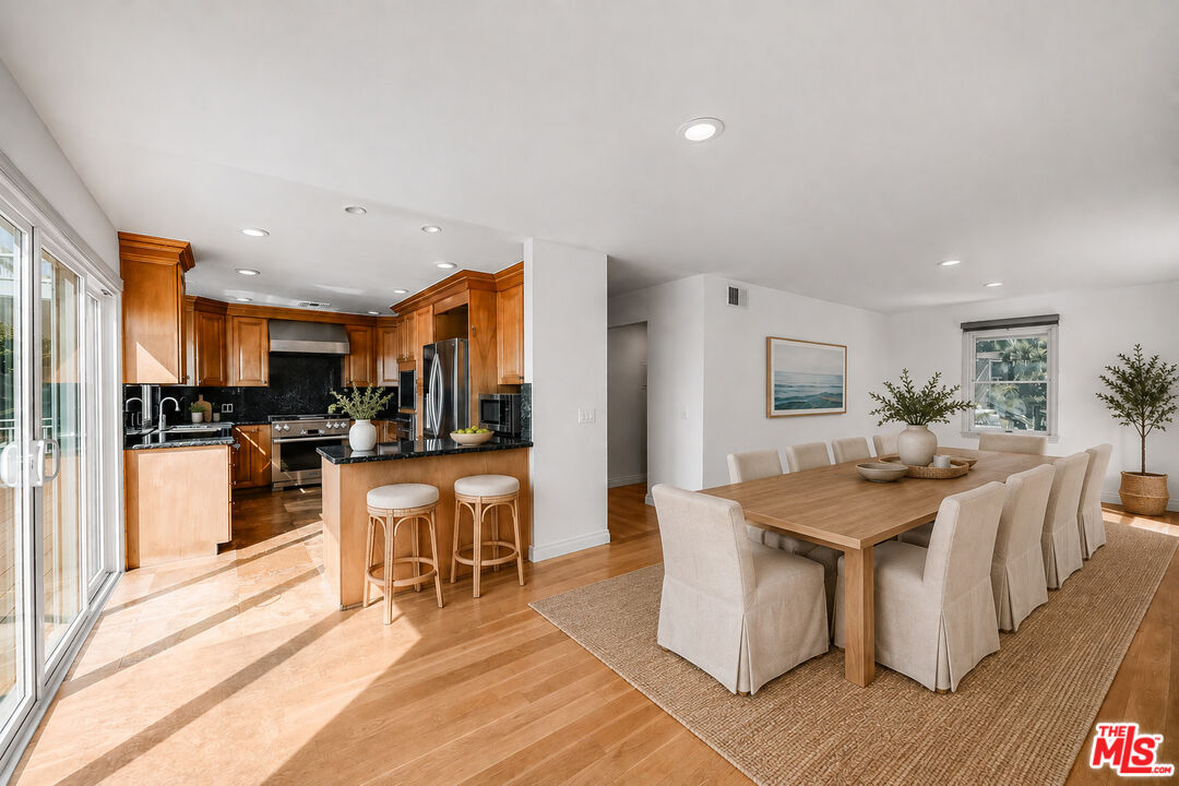 6457 Surfside Way