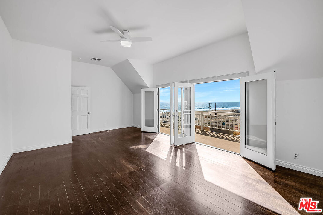 6457 Surfside Way