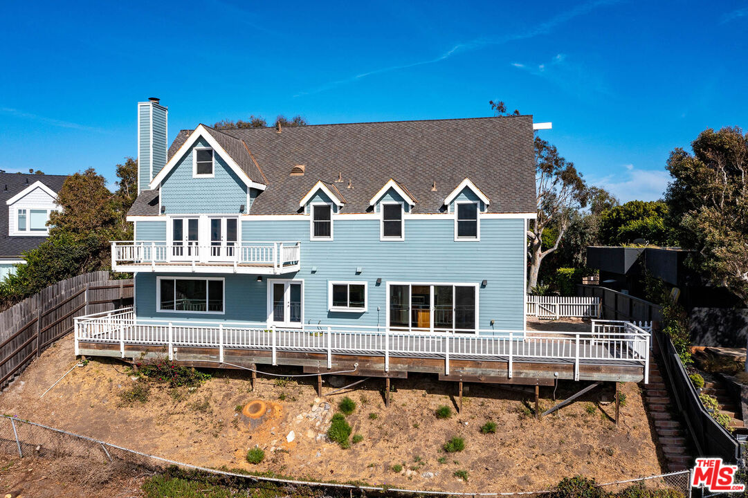 6457 Surfside Way