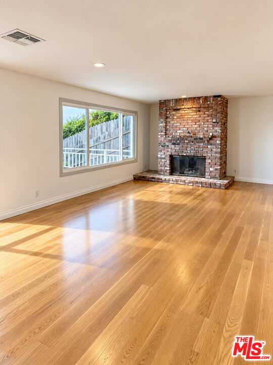 6457 Surfside Way