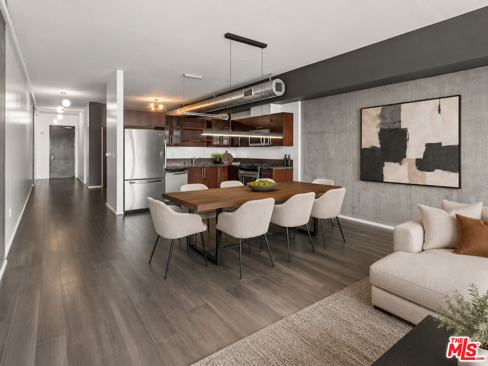 1111 S Grand Ave Unit: 716
