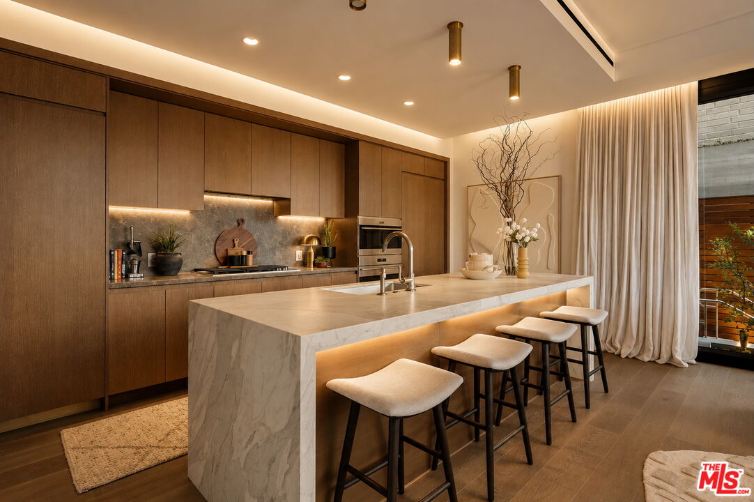 8420 W Sunset Blvd Unit: 107
