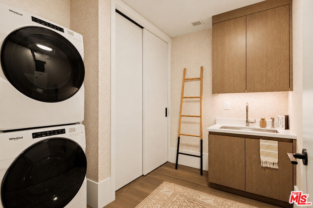 8420 W Sunset Blvd Unit: 107
