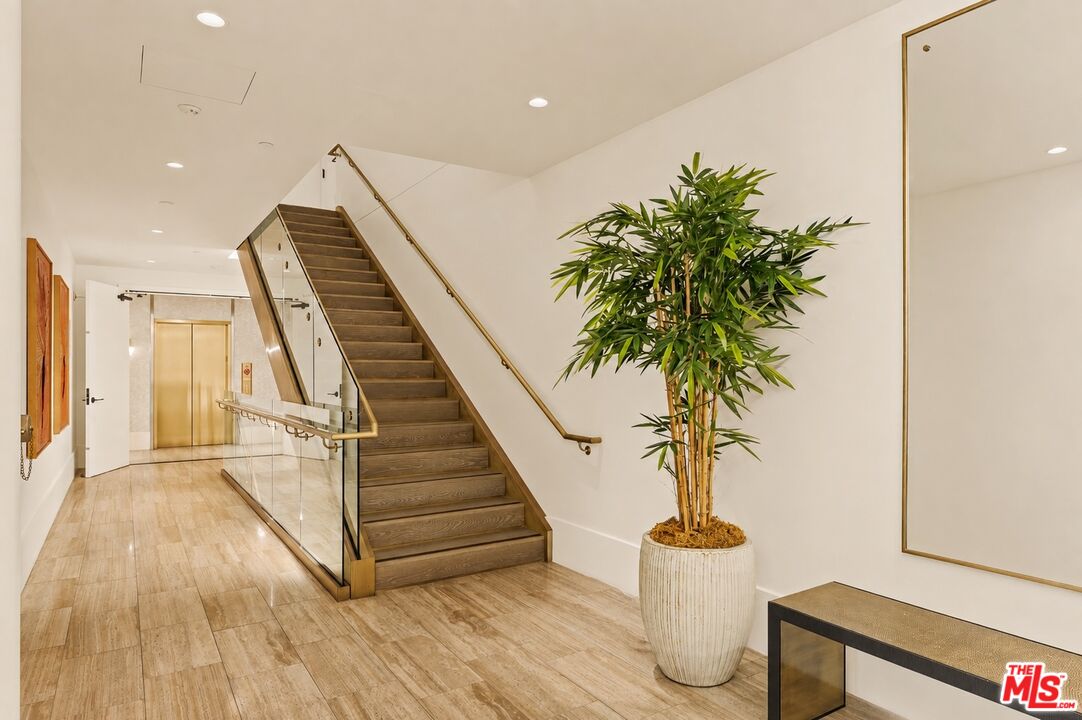 8420 W Sunset Blvd Unit: 107