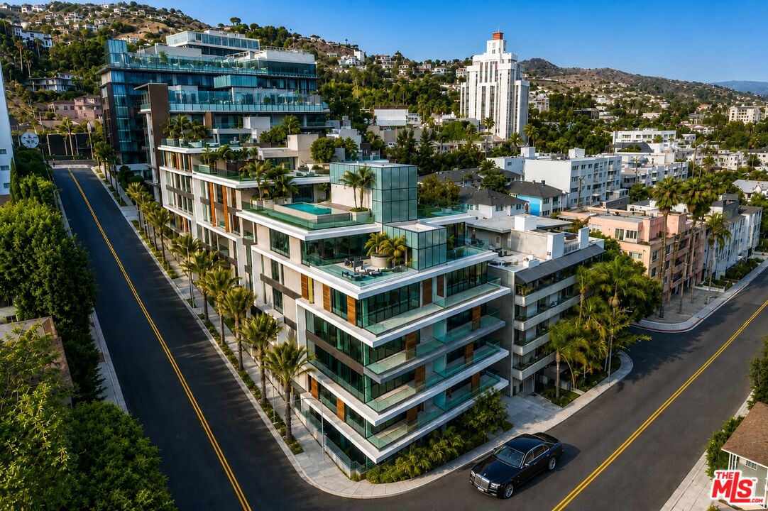 8420 W Sunset Blvd Unit: 107