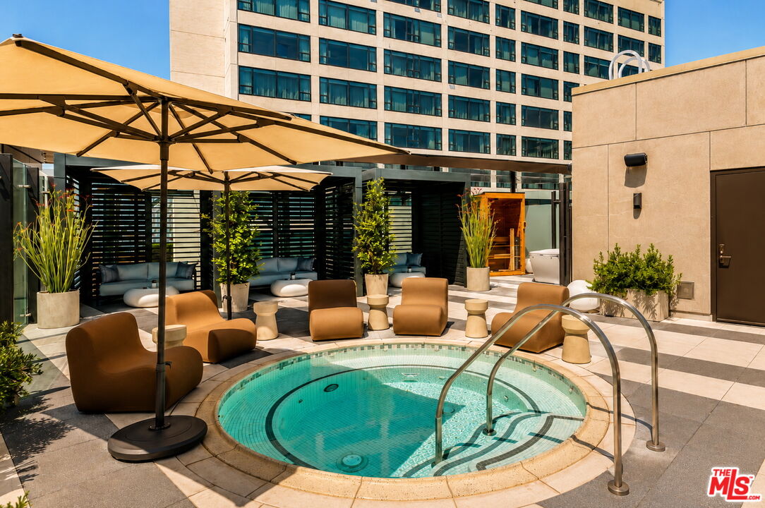 8420 W Sunset Blvd Unit: 107