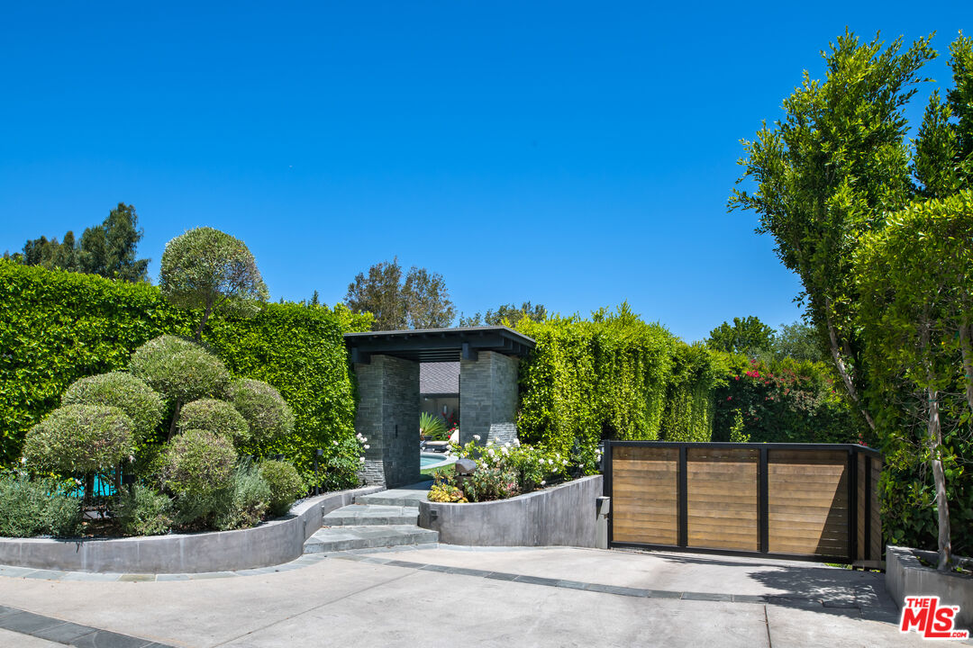 3035 Lake Glen Dr