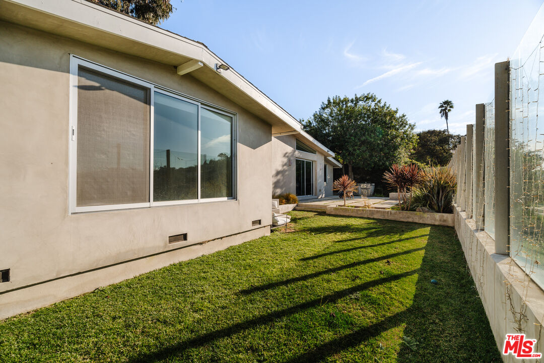 3423 Scadlock Ln