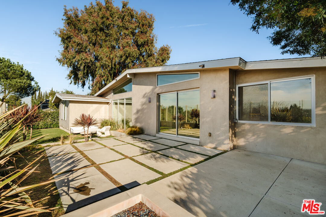 3423 Scadlock Ln