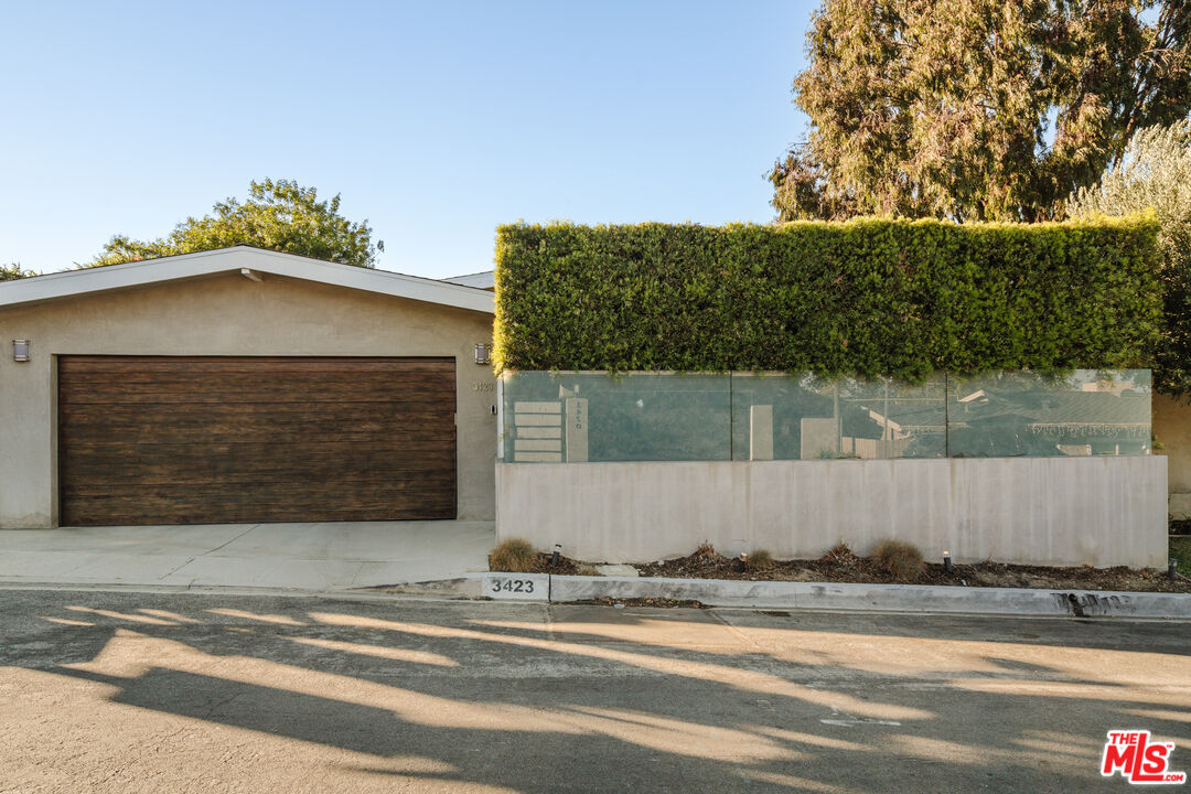 3423 Scadlock Ln