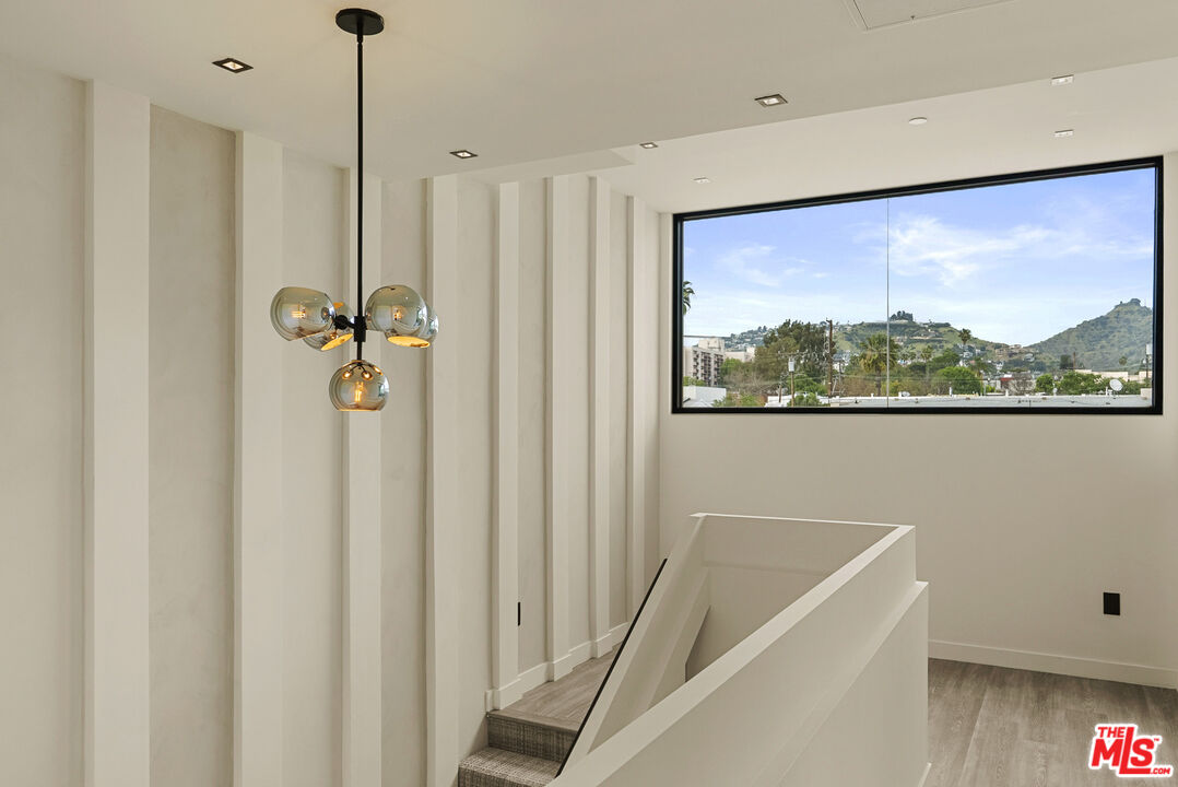 1021 N Ogden Dr Unit: PH 5