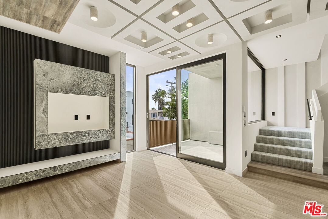 1021 N Ogden Dr Unit: PH 5