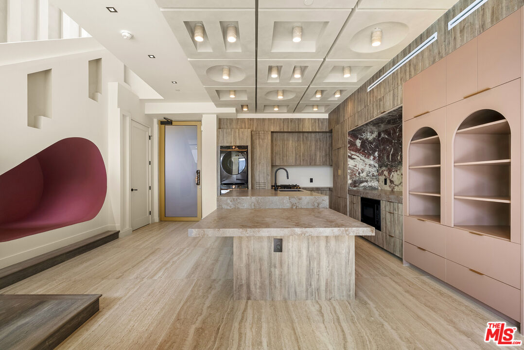 1021 N Ogden Dr Unit: PH 5