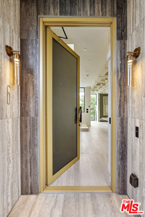 1021 N Ogden Dr Unit: PH 6