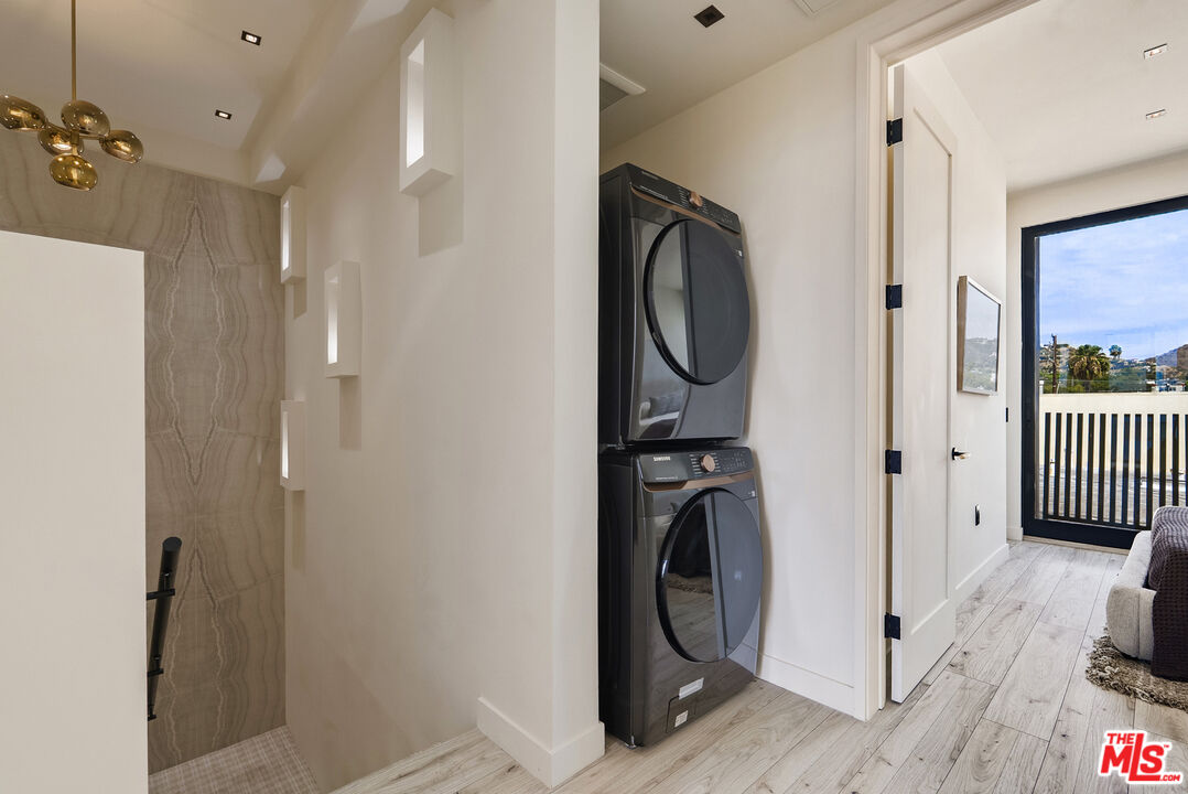 1021 N Ogden Dr Unit: PH 7