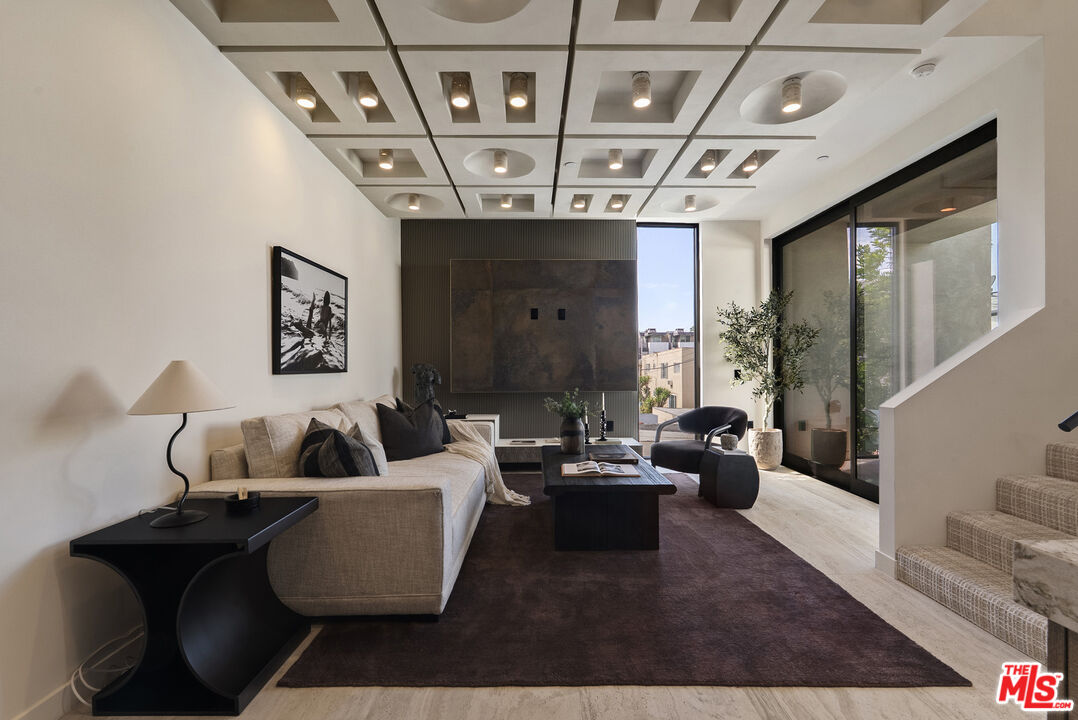1021 N Ogden Dr Unit: PH 7