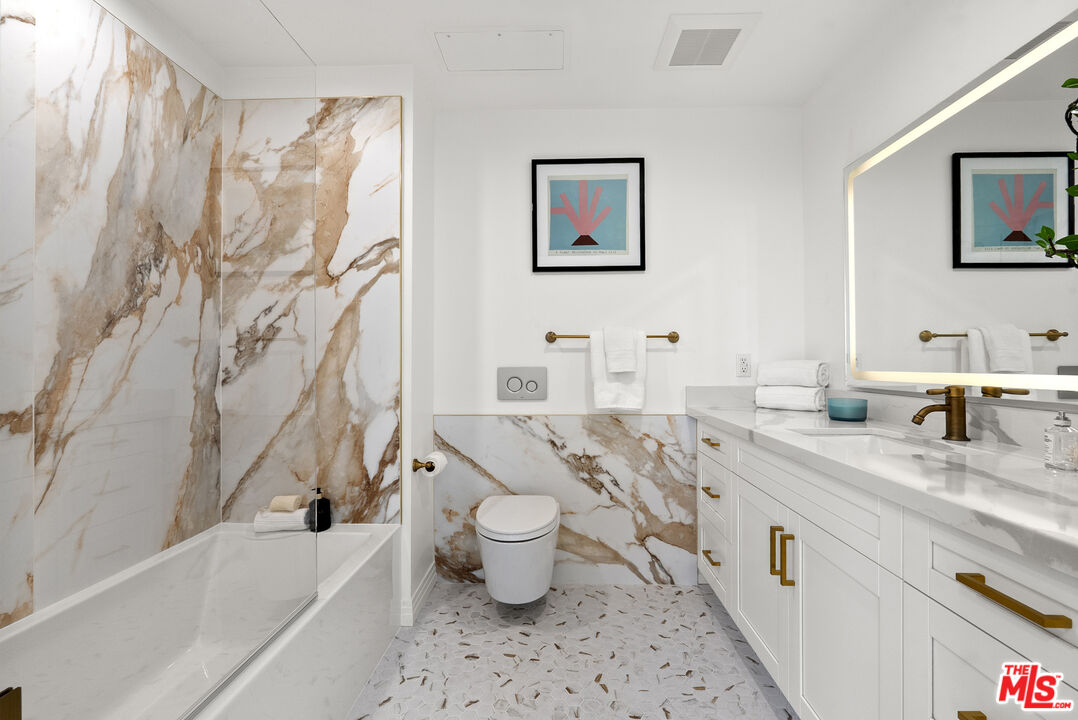 7428 Santa Monica Blvd Unit: PH 505