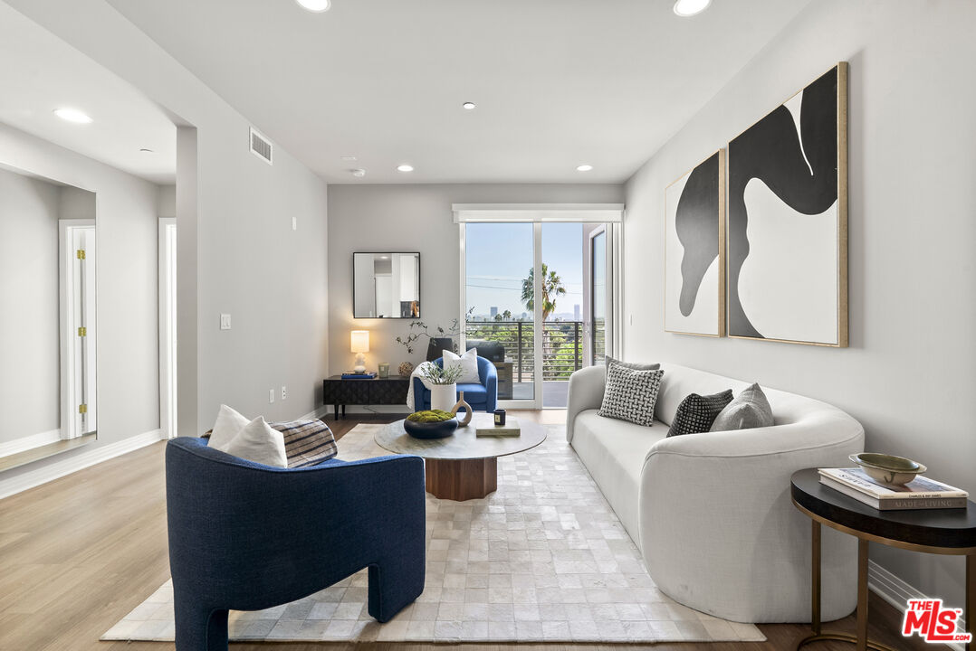 7428 Santa Monica Blvd Unit: PH 505
