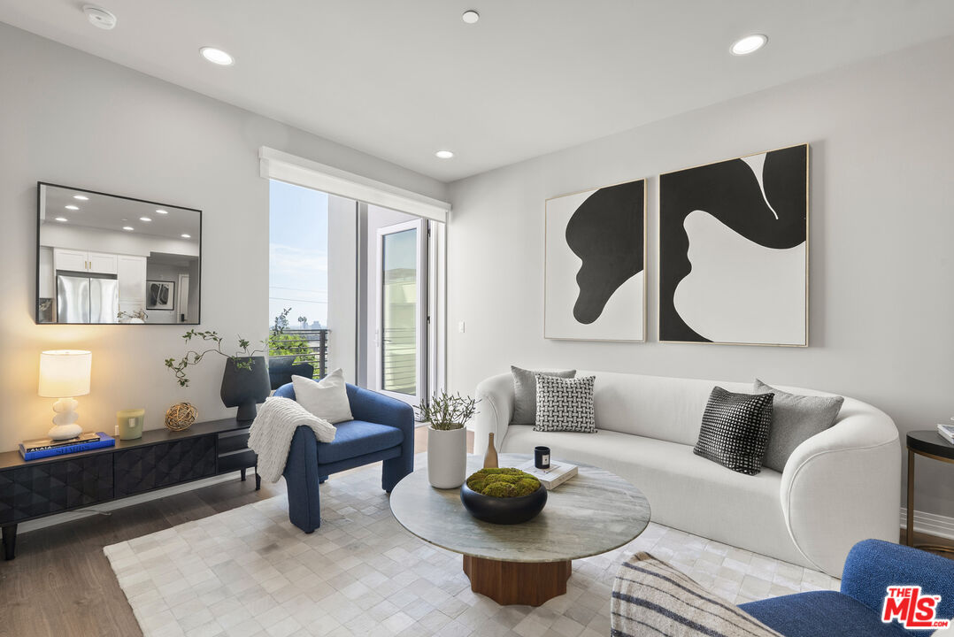 7428 Santa Monica Blvd Unit: PH 505