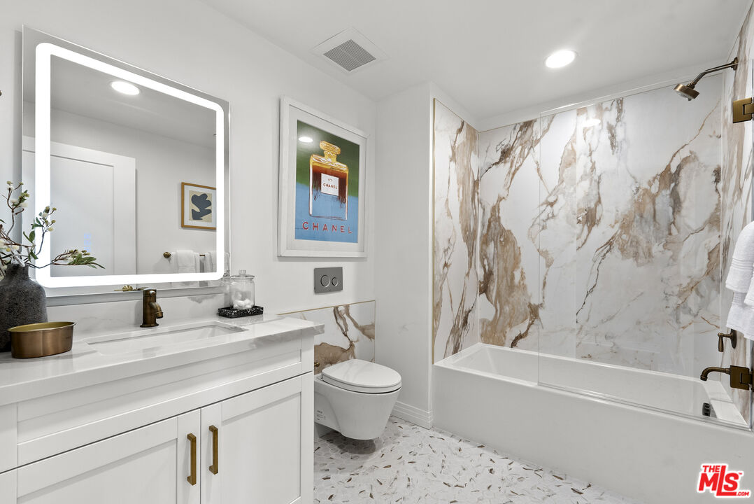 7428 Santa Monica Blvd Unit: PH 505