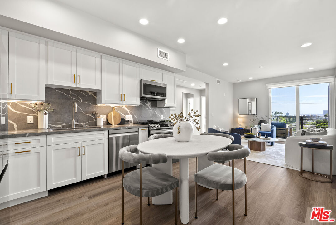7428 Santa Monica Blvd Unit: PH 505