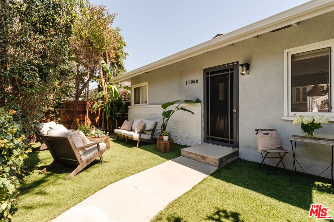 11966 Culver Dr