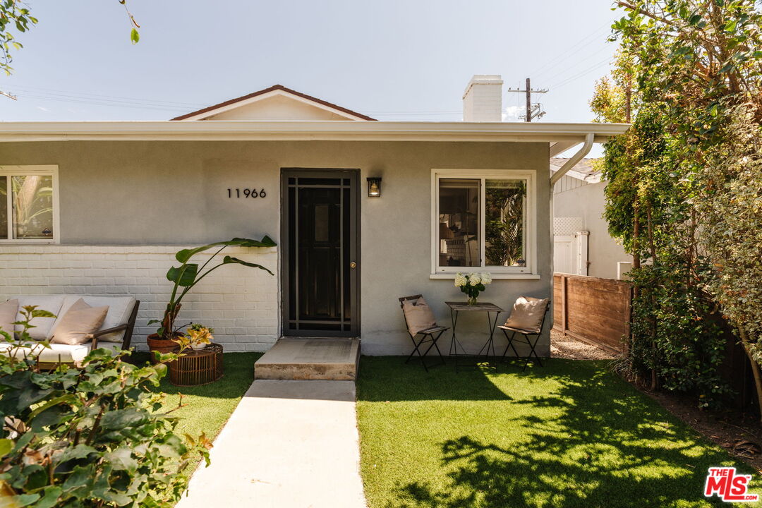 11966 Culver Dr