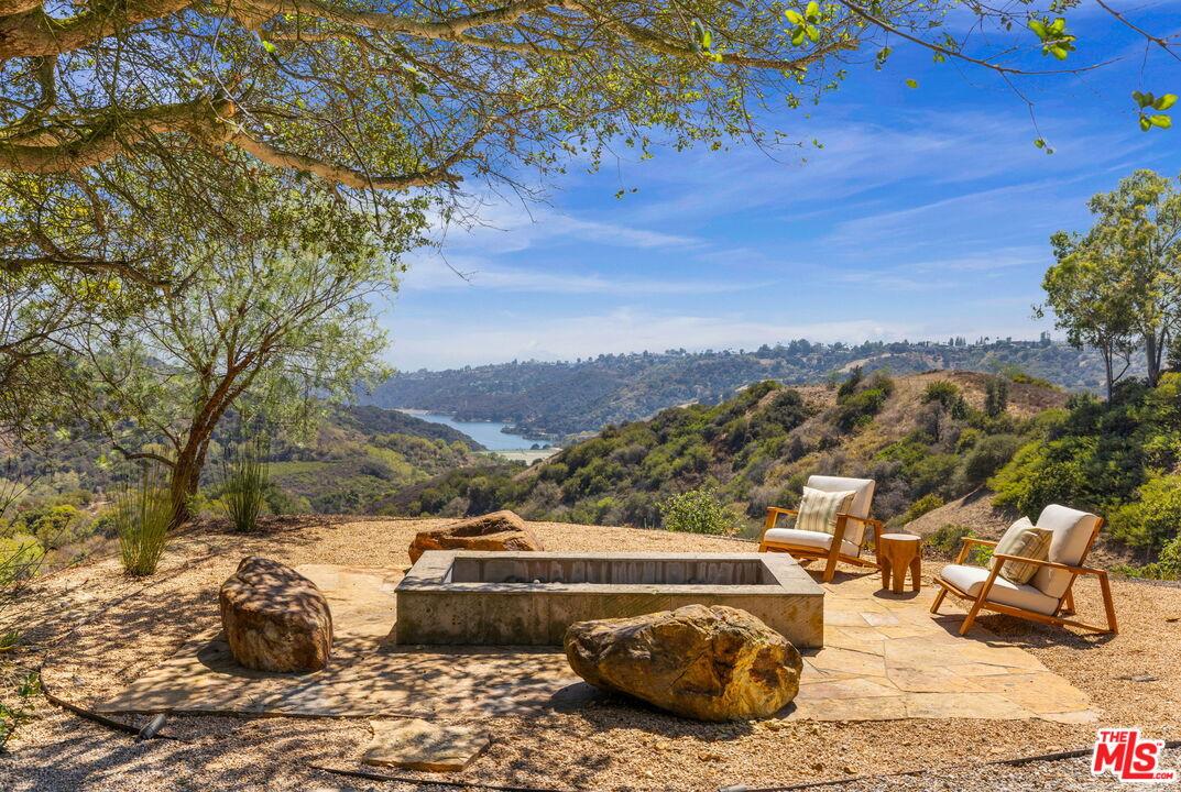 14700 Mulholland Dr